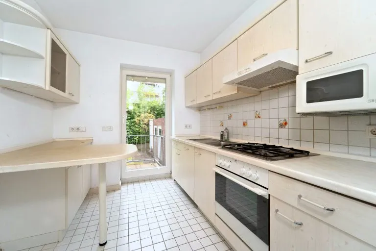 Moellerherm Immobilien - Immobilienangebot - Scharbeutz / Haffkrug - Alle - Attraktives Mehrfamilienhaus mit Entwicklungspotenzial in begehrter Ostseenähe