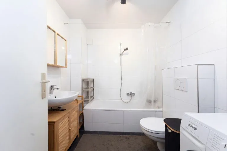 Moellerherm Immobilien - Immobilienangebot - Bad Malente - Alle - Vollvermietetes, modernisiertes MFH mit 4 Einheiten