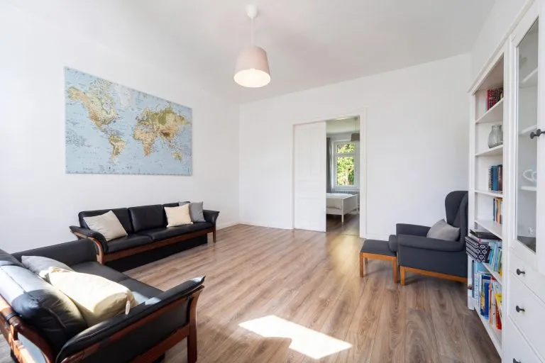 Moellerherm Immobilien - Immobilienangebot - Bad Malente - Alle - Vollvermietetes, modernisiertes MFH mit 4 Einheiten