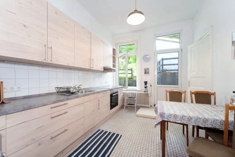 Moellerherm Immobilien - Immobilienangebot - Bad Malente - Alle - Vollvermietetes, modernisiertes MFH mit 4 Einheiten