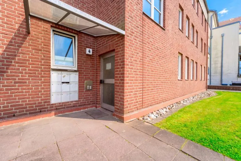 Moellerherm Immobilien - Immobilienangebot - Stockelsdorf - Alle - Solide Kapitalanlage im Zentrum von Stockelsdorf mit TG-Stellplatz