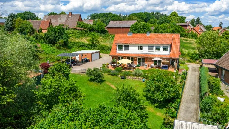 Moellerherm Immobilien - Immobilienangebot - Buchholz - Alle - Nur 100 Meter zum Ratzeburger See – Wohnen mit traumhaftem Seeblick