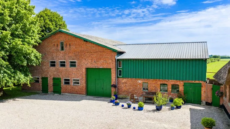 Moellerherm Immobilien - Immobilienangebot - Gelting / Nadelhöft - Alle - Resthof mit Land zur Pferdehaltung