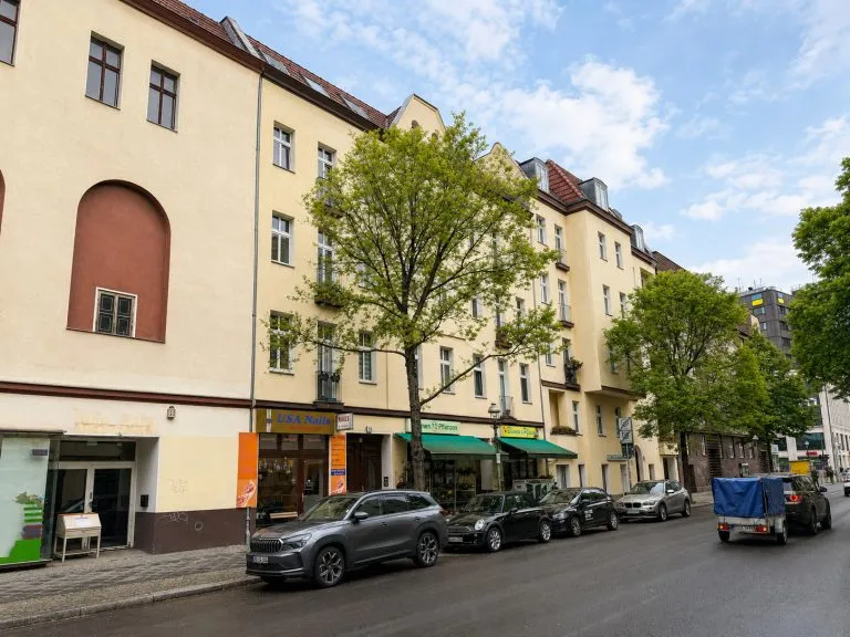 Moellerherm Immobilien - Immobilienangebot - Berlin / Tegel - Alle - 3-Zimmer-Altbauwohnung mit Entwicklungspotenzial und möglicher Aufteilung in zwei Einheiten
