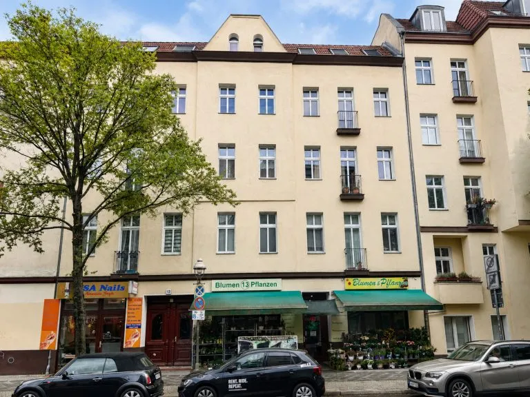 Moellerherm Immobilien - Immobilienangebot - Berlin / Tegel - Alle - 3-Zimmer-Altbauwohnung mit Entwicklungspotenzial und möglicher Aufteilung in zwei Einheiten