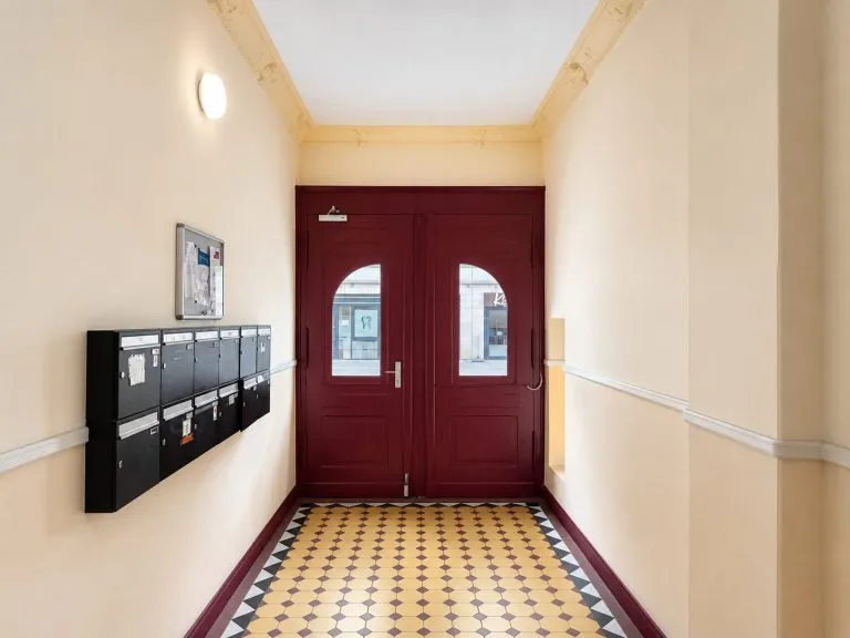 Moellerherm Immobilien - Immobilienangebot - Berlin / Tegel - Alle - 3-Zimmer-Altbauwohnung mit Entwicklungspotenzial und möglicher Aufteilung in zwei Einheiten