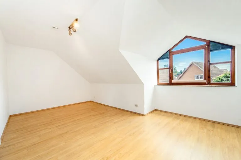 Moellerherm Immobilien - Immobilienangebot - Stockelsdorf - Alle - Endlich in die eigenen vier Wände - Gepflegtes Reihenhaus im Ortskern von Stockelsdorf