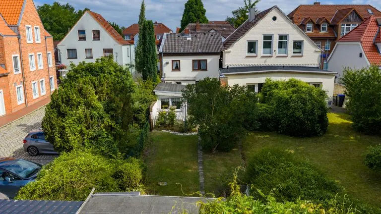 Moellerherm Immobilien - Immobilienangebot - Neustadt in Holstein - Alle - Baugrundstück mit Altbestand in bester Zentrumslage