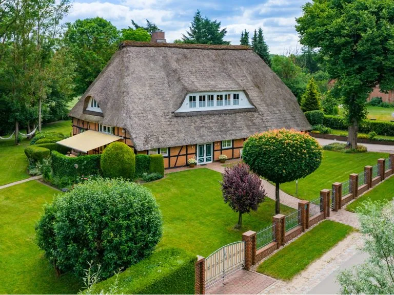 Moellerherm Immobilien - Immobilienangebot - Lübeck - Alle - Landhaus-Juwel nahe Lübeck - Stilvolles Wohnen in ruhiger Lage