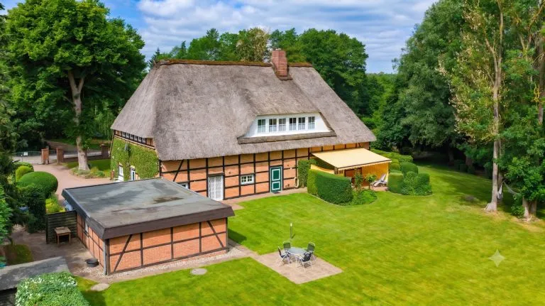 Moellerherm Immobilien - Immobilienangebot - Lübeck - Alle - Landhaus-Juwel nahe Lübeck - Stilvolles Wohnen in ruhiger Lage
