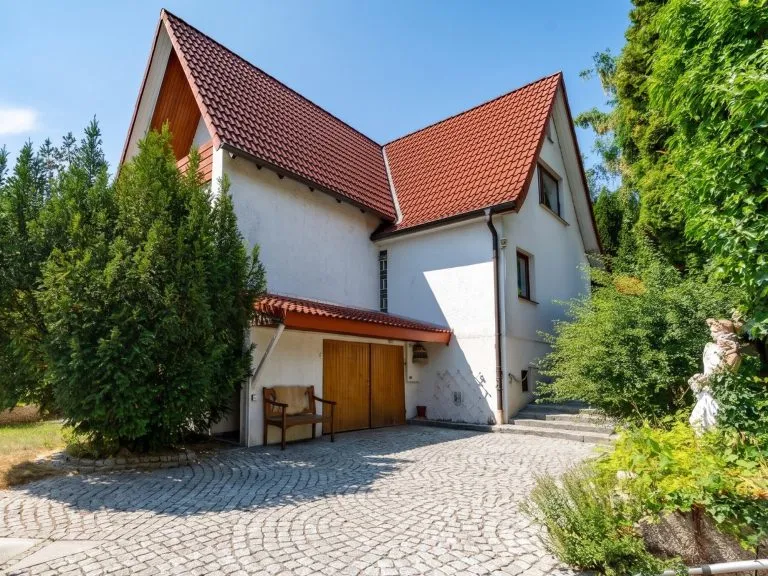 Moellerherm Immobilien - Immobilienangebot - Bad Schwartau - Alle - Zuhause mit Herz und Charakter. Geräumige Doppelhaushälfte in begehrter Lage direkt am Moorwischpark