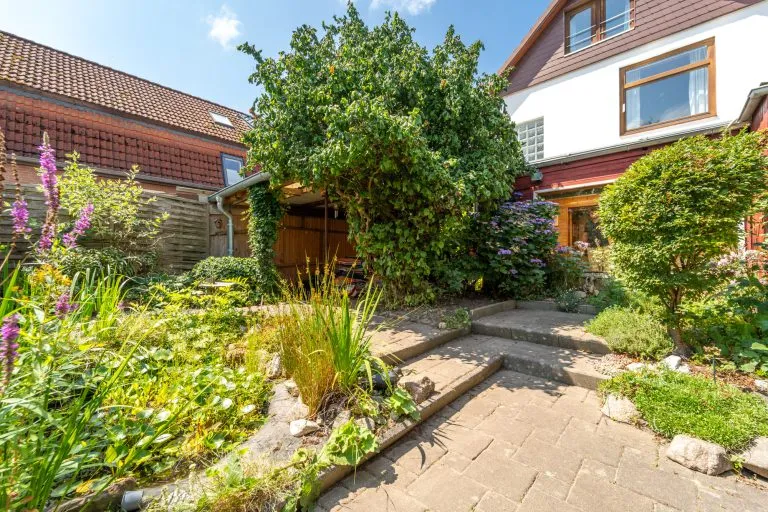 Moellerherm Immobilien - Immobilienangebot - Stockelsdorf - Alle - Charmantes Einfamilienhaus mit Charakter - Großzügiges Grundstück in zentraler Lage von Stockelsdorf