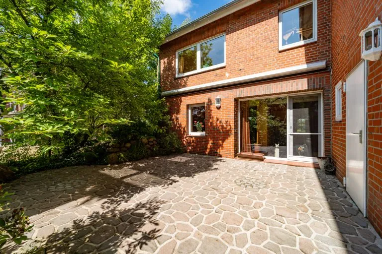 Moellerherm Immobilien - Immobilienangebot - Kasseburg - Alle - Ehemalige Hofstelle mit großzügigem Wohnhaus, Scheune und schöner Feldrandlage
