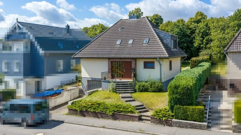 Moellerherm Immobilien - Immobilienangebot - Timmendorfer Strand - Alle - Für Kapitalanleger und Selbstnutzer: Einfamilienhaus in gewachsener Wohnlage von Timmendorfer Strand