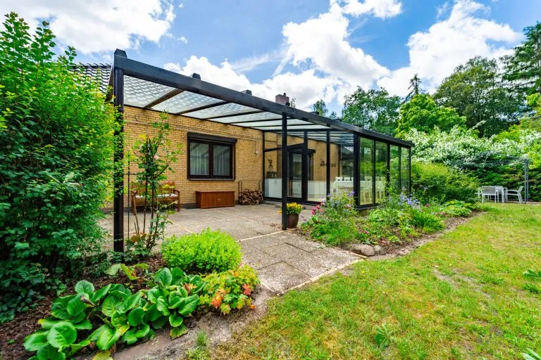 Moellerherm Immobilien - Immobilienangebot - Bad Bodenteich - Alle - Gepflegter Bungalow auf außergewöhnlichem Grundstück mit freiem Blick über die Felder zum Wald