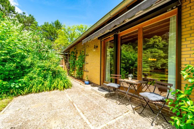 Moellerherm Immobilien - Immobilienangebot - Bad Bodenteich - Alle - Gepflegter Bungalow auf außergewöhnlichem Grundstück mit freiem Blick über die Felder zum Wald