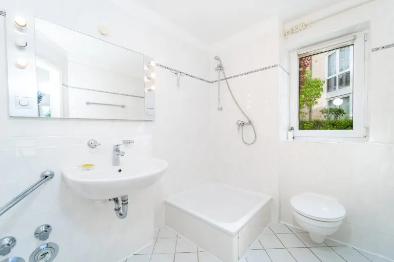 Moellerherm Immobilien - Immobilienangebot - Scharbeutz - Alle - Wohnen mit Meeresbrise - Ferienwohnung nur 80 m vom Ostseestrand