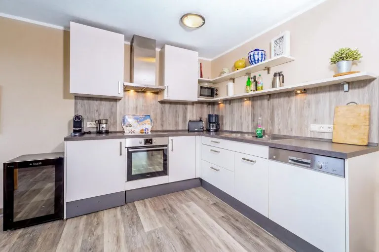 Moellerherm Immobilien - Immobilienangebot - Dassow / Barendorf - Alle - Urlaubsgefühl an der Lübecker Bucht – moderne Ferienwohnung in direkter Strandnähe