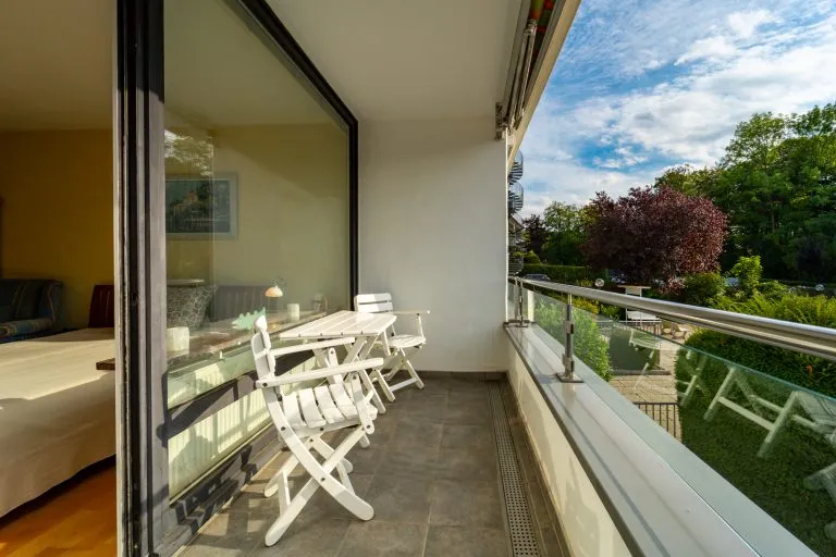 Moellerherm Immobilien - Immobilienangebot - Scharbeutz - Alle - Der Ostsee so nahe - Helle 1-Zimmer-Wohnung mit Außenstellplatz