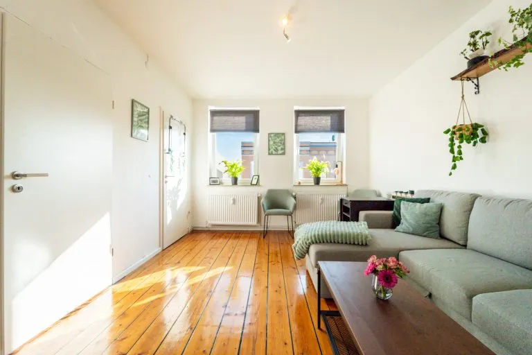 Moellerherm Immobilien - Immobilienangebot - Lübeck - Alle - Voll vermietetes Mehrfamilienhaus in Lübeck-St. Lorenz Süd – attraktive Kapitalanlage mit drei Wohneinheiten und Gartennutzung