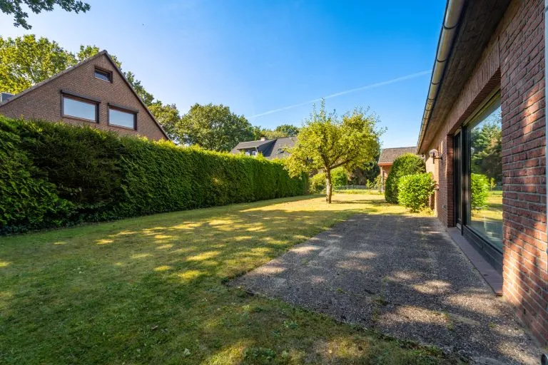 Moellerherm Immobilien - Immobilienangebot - Hamburg - Alle - Familienidylle im Hamburger Nordosten - Großzügiges Einfamilienhaus mit 7 Zimmern, zwei Terrassen und Garage in attraktiver Lage