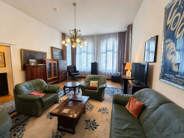 Moellerherm Immobilien - Immobilienangebot - Berlin - Alle - Stilvoll wohnen in Wilmersdorf- ETW in begehrter Toplage
nahe City West und Ku’damm
